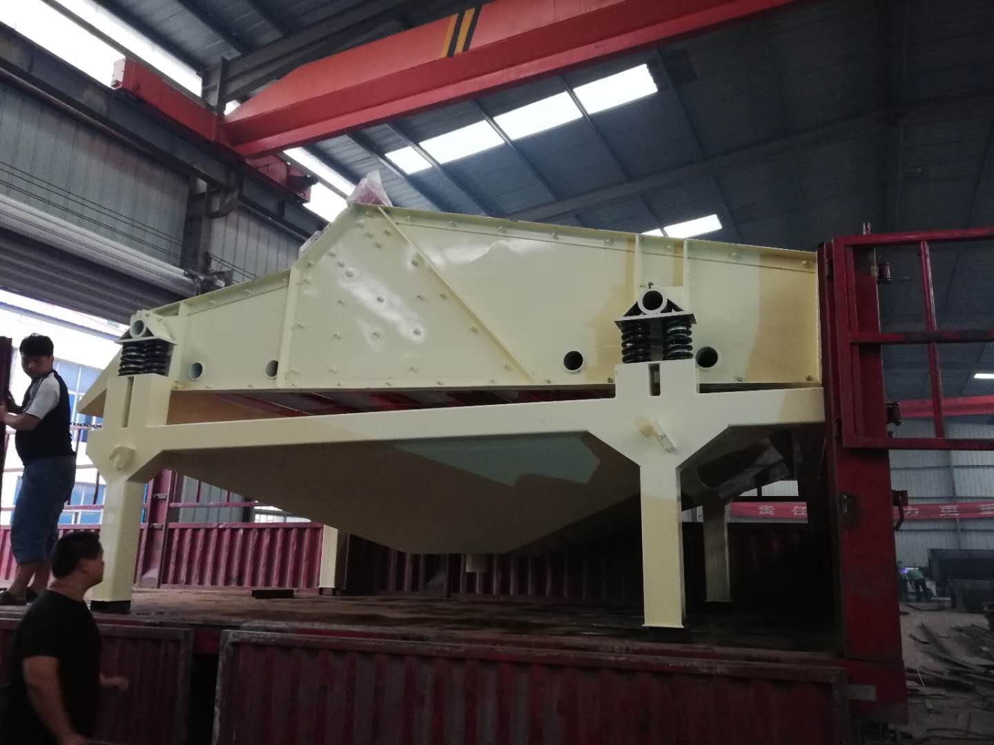 發(fā)往烏魯木齊的1840脫水篩